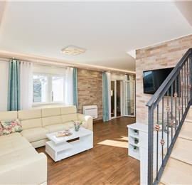 4 Bedroom Villa with pool and terrace near Dubrovnik, Sleeps 8